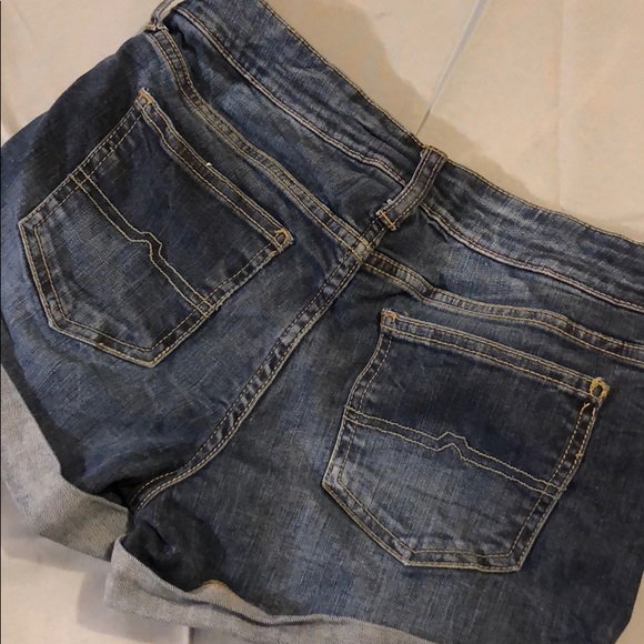 Blue jean shorts - Picture 2 of 2